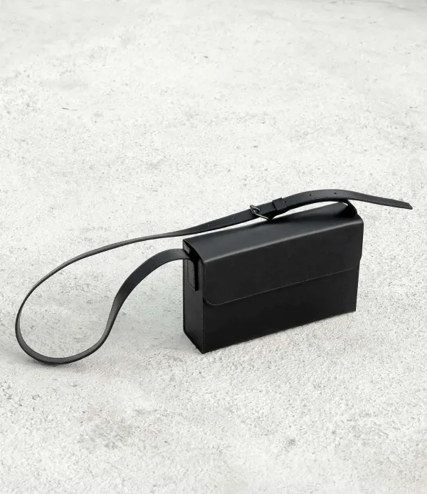 151-Horizontal-Box-Bag-Calfskin-Leather-01 L151