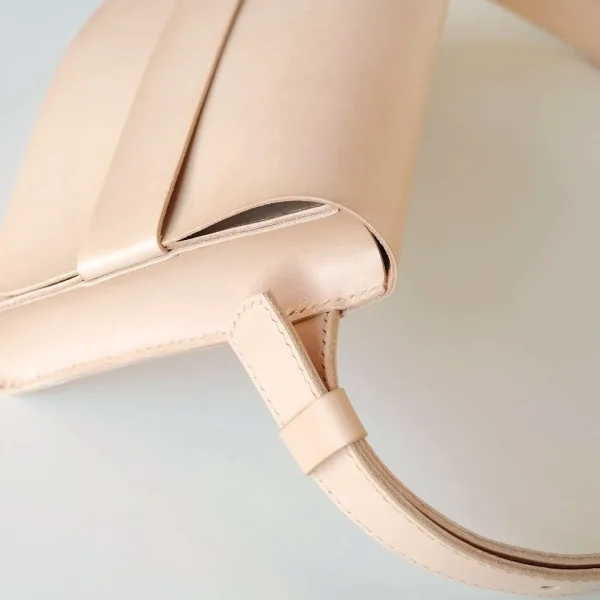 120-belt-bag-veg-tan-calfskin-leather-natural-04 L120